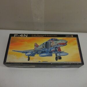 Fujimi‎ 1/72 F-4N Phantom II Sundowners VF-111 Model Kit G3 McDonnell Douglas